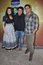 Akshay Kumar, Kajal Aggarwal, Sajid Khan on the sets of Nach Baliye 5 in Filmistan, Mumbai on 5th Feb 2013 (36).JPG